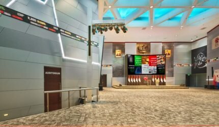 Foto : Ruangan main hall Bursa Efek Indonesia. (Doc. Altaintegra)