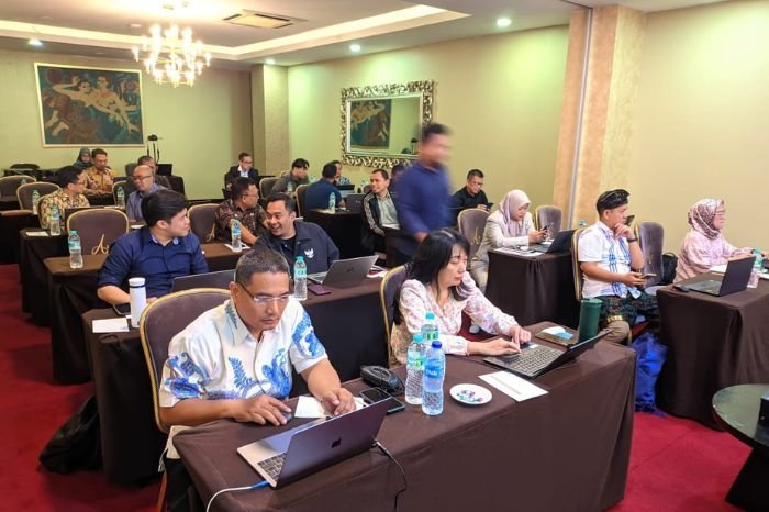 Foto : Peserta Pelatihan Asesor Kompetensi LSP Pasar Modal di Cosmos Amarosa Hotel, Antasari, Jakarta (12/8/12). (Doc.Ist)