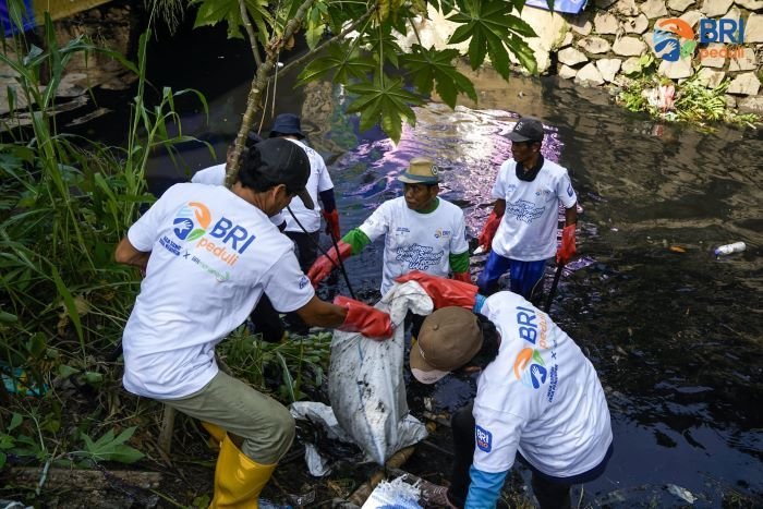 BRI terus berupaya mendorong perbaikan dan revitalisasi sungai di sejumlah wilayah, upaya ini dilakukan lewat Program BRI Peduli “Jaga Sungai Jaga Kehidupan” yang dijalankan di beberapa wilayah yang tersebar di seluruh Indonesia. (Dok. BRI)