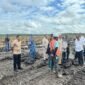 Menteri Pertanian, Andi Amran Sulaiman melakukan evaluasi terhadap progres optimalisasi lahan rawa seluas 40 ribu hektar yang tersebar di enam distrik. (Dok. Pertanian.go.id)