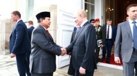 Menteri Pertahanan RI sekaligus presiden RI terpilih, Prabowo Subianto saat bertemu Presiden Rusia Vladimir Putin di Moskow. (Dok. Tim Media Prabowo)