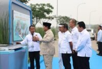 Menteri ESDM Bahlil Lahadalia kemukakan peta jalan hilirisasi diversifikasi saat acara groundbreaking Karawang. (Dok. Tim Media Prabowo)