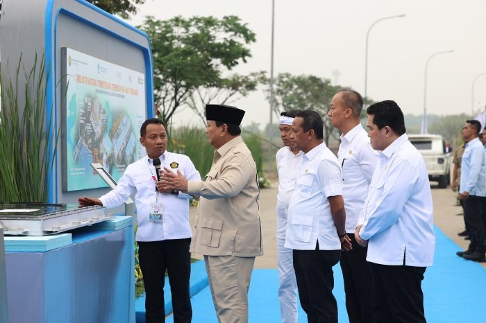 Menteri ESDM Bahlil Lahadalia kemukakan peta jalan hilirisasi diversifikasi saat acara groundbreaking Karawang. (Dok. Tim Media Prabowo)