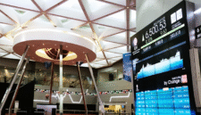 Tiga perusahaan mercusuar jadi andalan IPO BEI 2025, dongkrak dana dan daya saing bursa nasional.   (Dok. Bursa Efek Indonesia).
