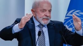 1. Presiden Lula menolak tarif AS dan tegaskan hak rakyat atas logam tanah jarang nasional. (Facebook.com @Lula)