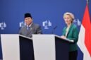 Presiden Komisi Eropa Ursula von der Leyen dan Presiden Prabowo Subianto berjabat tangan di Brussels setelah pengumuman FTA bersejarah.
(Dok. Tim Media Prabowo)