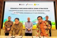 CEO Danantara, Rosan Roeslani, saat penandatanganan MoU kerja sama geothermal antara PLN dan Pertamina. (Dok. Danantara)
