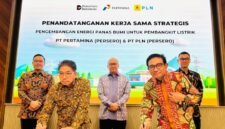 CEO Danantara, Rosan Roeslani, saat penandatanganan MoU kerja sama geothermal antara PLN dan Pertamina. (Dok. Danantara)
